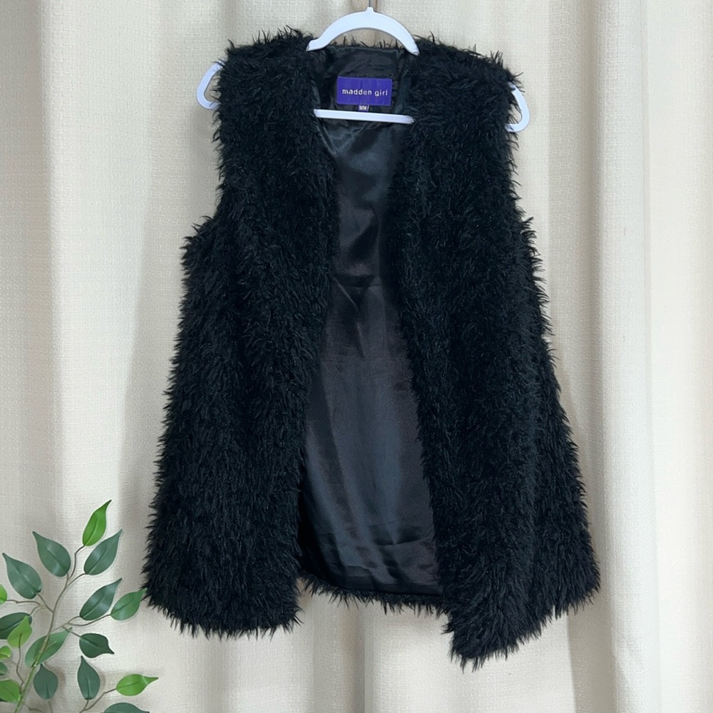 MADDEN GIRL faux fur black vest - Picture 9 of 16